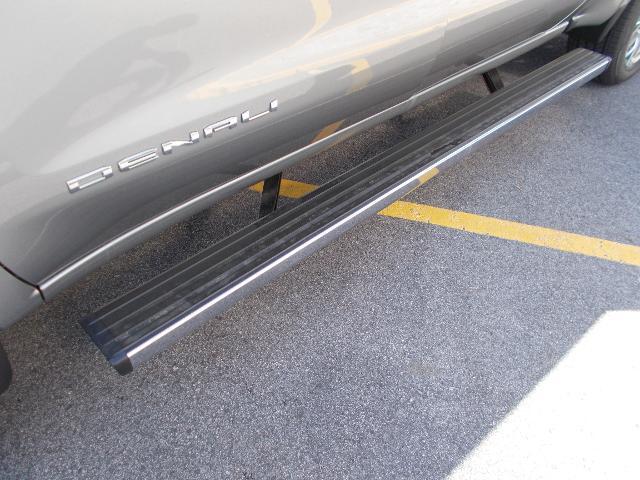 2025 GMC Sierra 1500 Vehicle Photo in LOWELL, MA 01852-4336