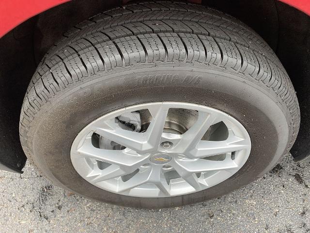 2022 Chevrolet Equinox Vehicle Photo in MOON TOWNSHIP, PA 15108-2571