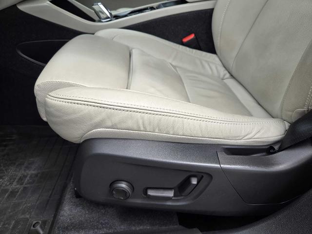2022 Volvo XC40 Vehicle Photo in DENTON, TX 76210-9321