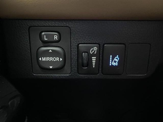 2017 Toyota RAV4 Hybrid Vehicle Photo in Appleton, WI 54913