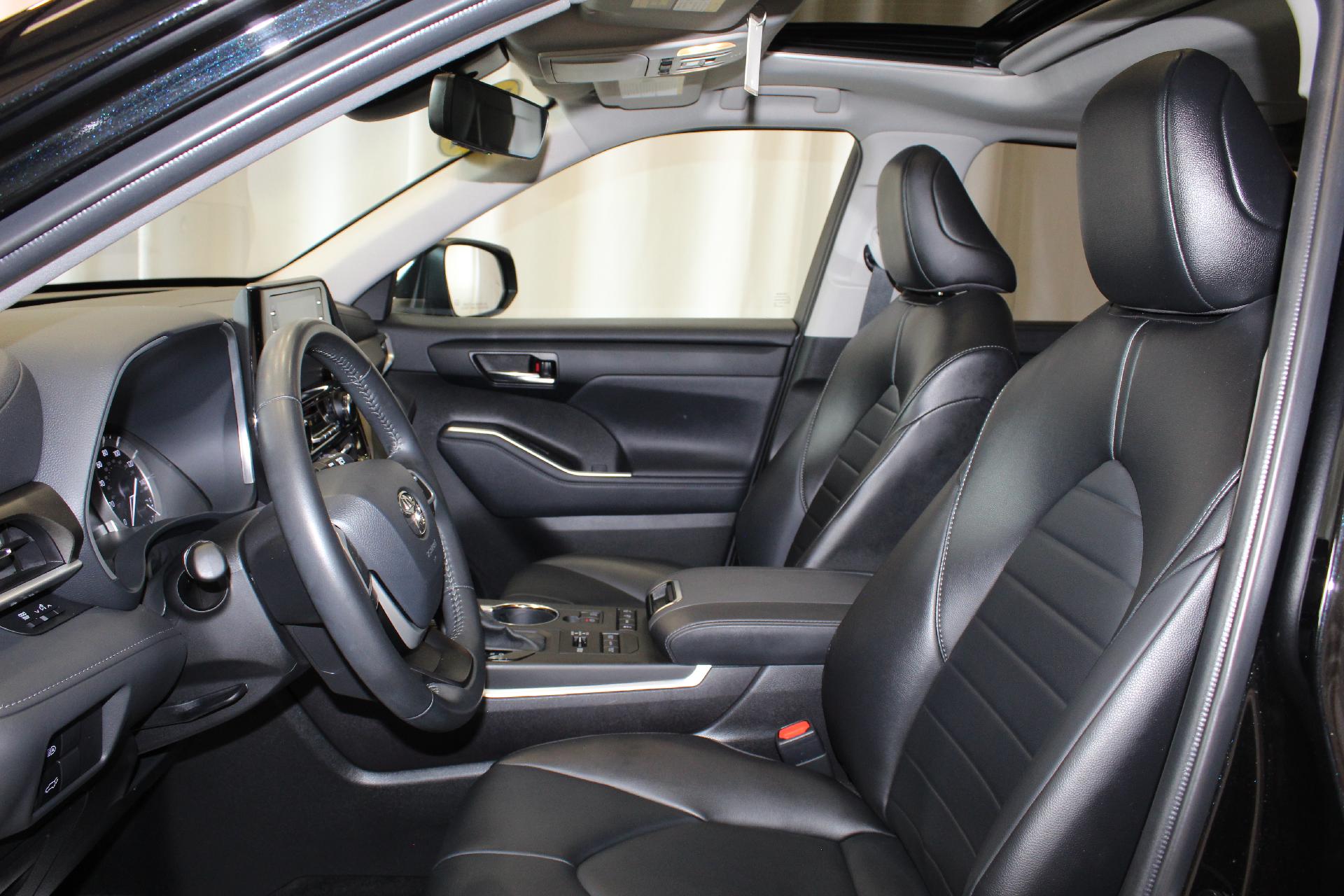 2022 Toyota Highlander Vehicle Photo in NORTHAMPTON, MA 01060-1120
