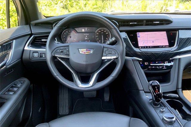 2025 Cadillac XT6 Vehicle Photo in KANSAS CITY, MO 64114-4545