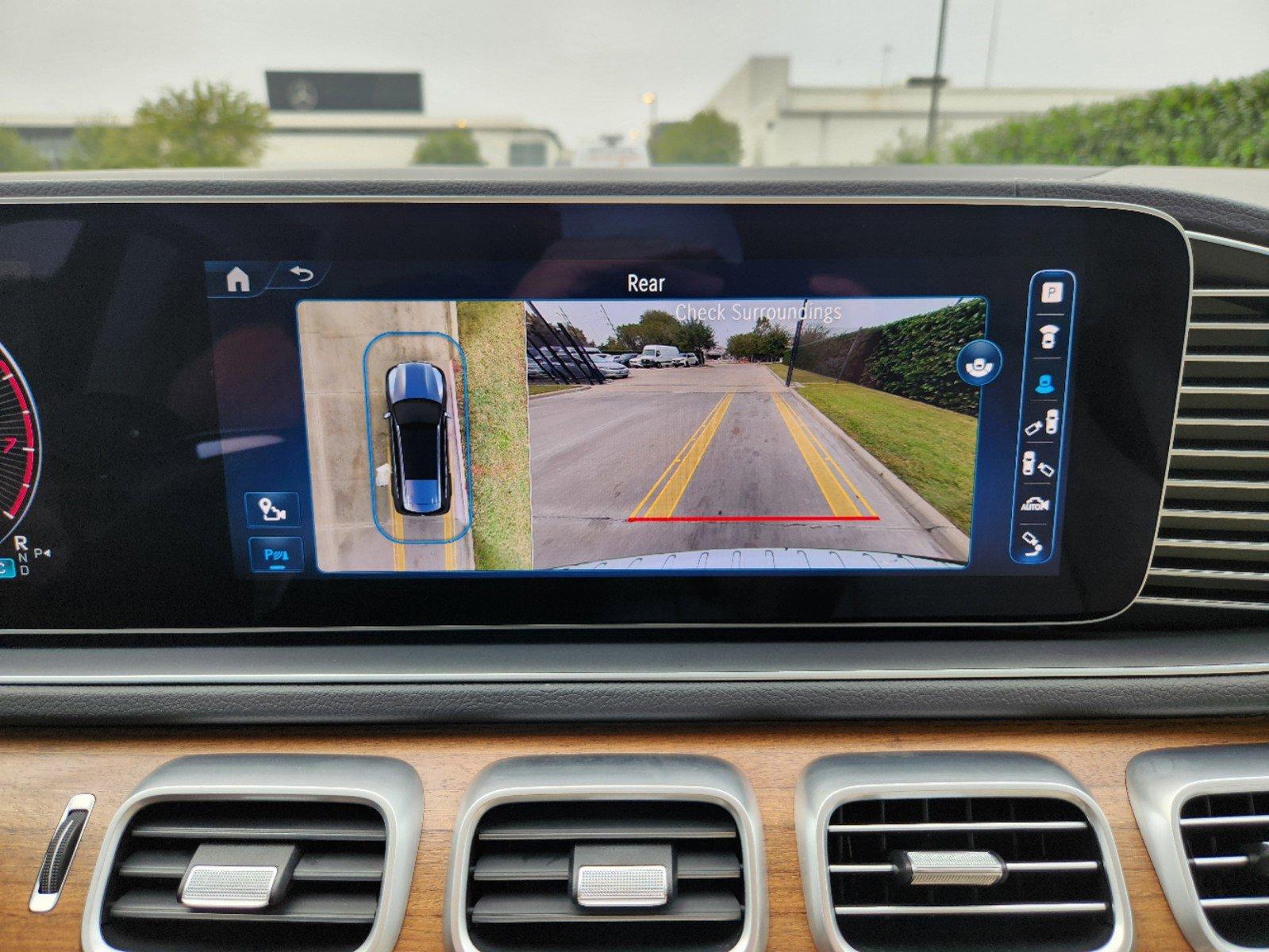 2024 Mercedes-Benz GLS Vehicle Photo in HOUSTON, TX 77079