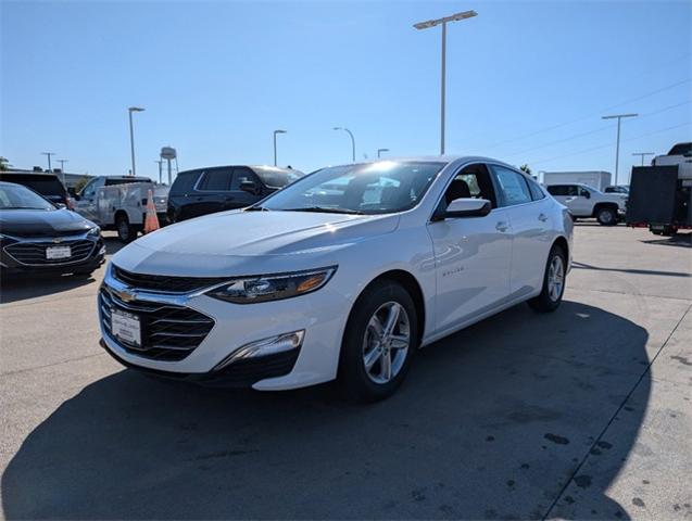 2025 Chevrolet Malibu Vehicle Photo in ENGLEWOOD, CO 80113-6708