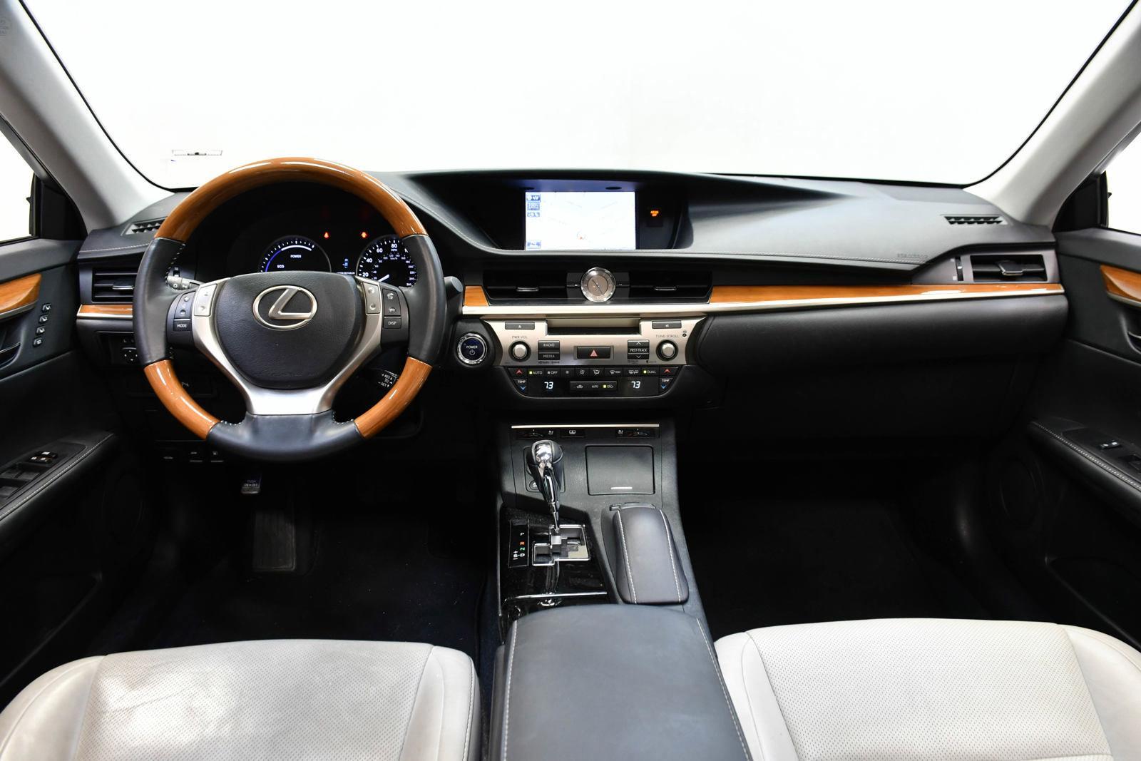 2013 Lexus ES 300h Vehicle Photo in DALLAS, TX 75235