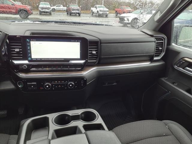 2024 Chevrolet Silverado 1500 Vehicle Photo in EMPORIA, VA 23847-1235