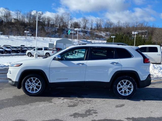 Used 2017 Jeep Cherokee Latitude with VIN 1C4PJMCS8HW616635 for sale in Thurmont, MD