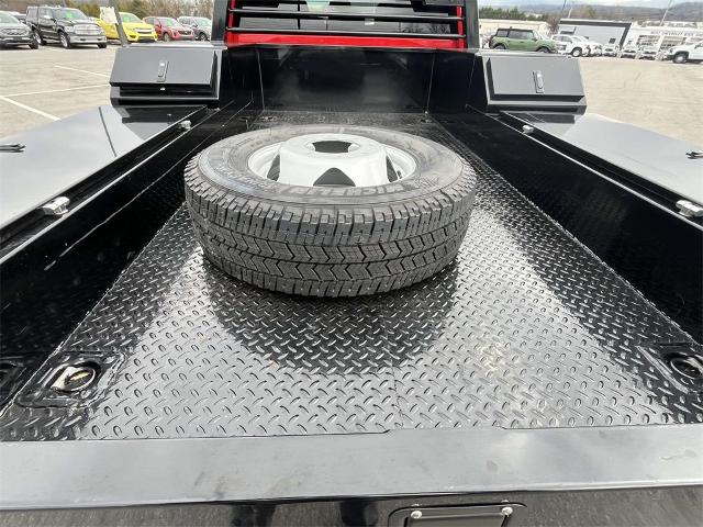 2024 Chevrolet Silverado 3500 HD Chassis Cab Vehicle Photo in ALCOA, TN 37701-3235