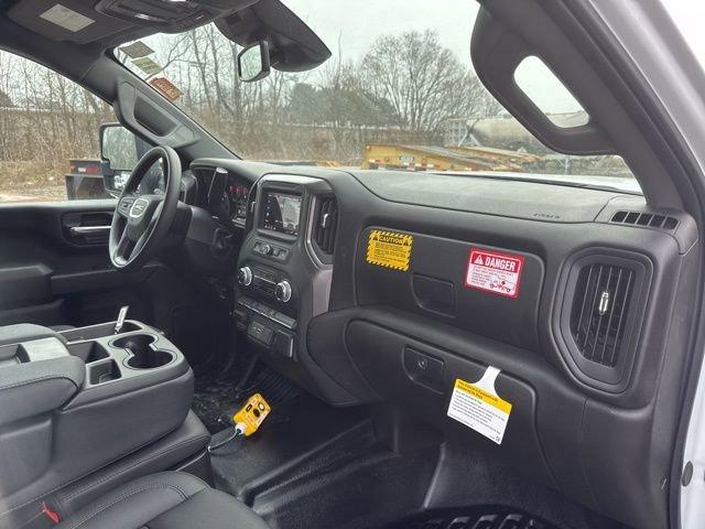 2025 GMC Sierra 3500 HD Chassis Cab Vehicle Photo in MEDINA, OH 44256-9631