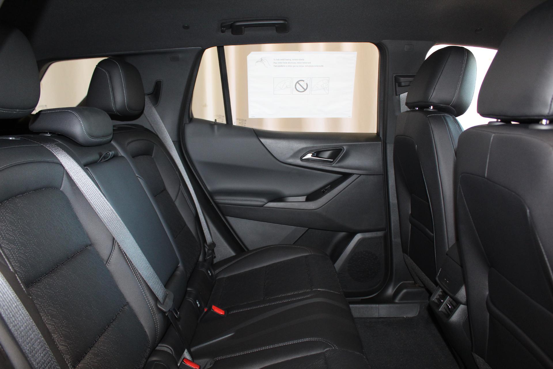 2025 Chevrolet Equinox Vehicle Photo in NORTHAMPTON, MA 01060-1120