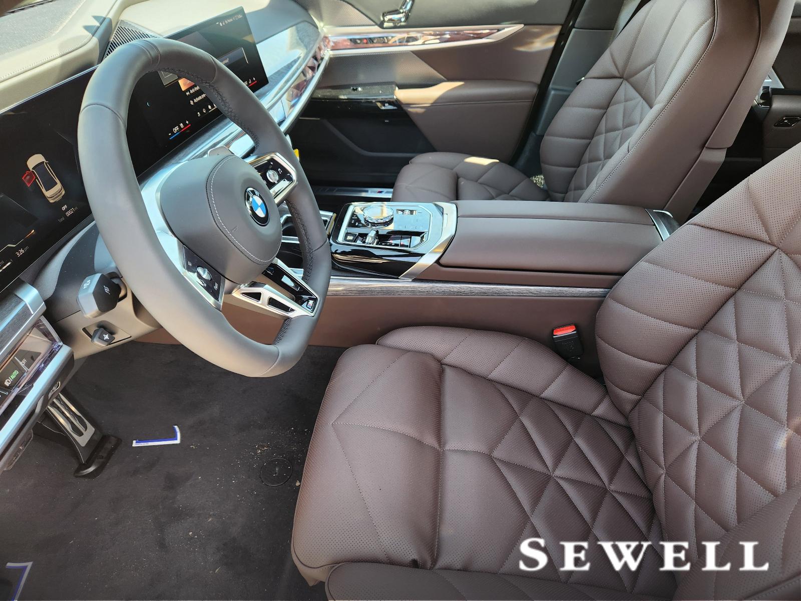 2025 BMW 740i xDrive Vehicle Photo in PLANO, TX 75024