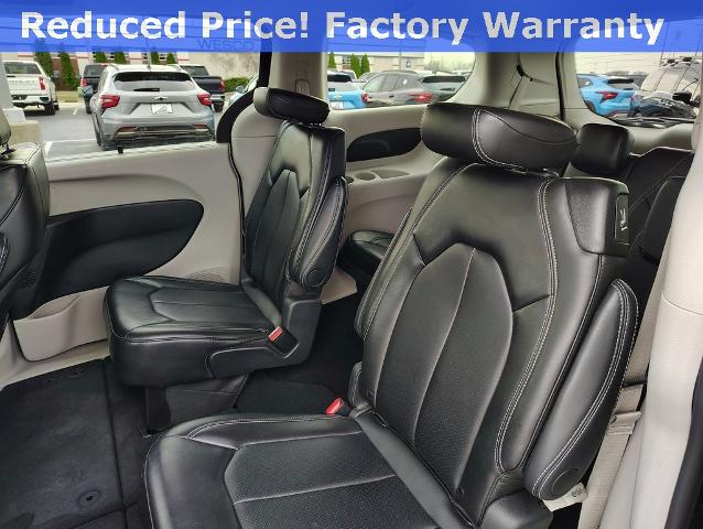2024 Chrysler Pacifica Vehicle Photo in GREEN BAY, WI 54304-5303