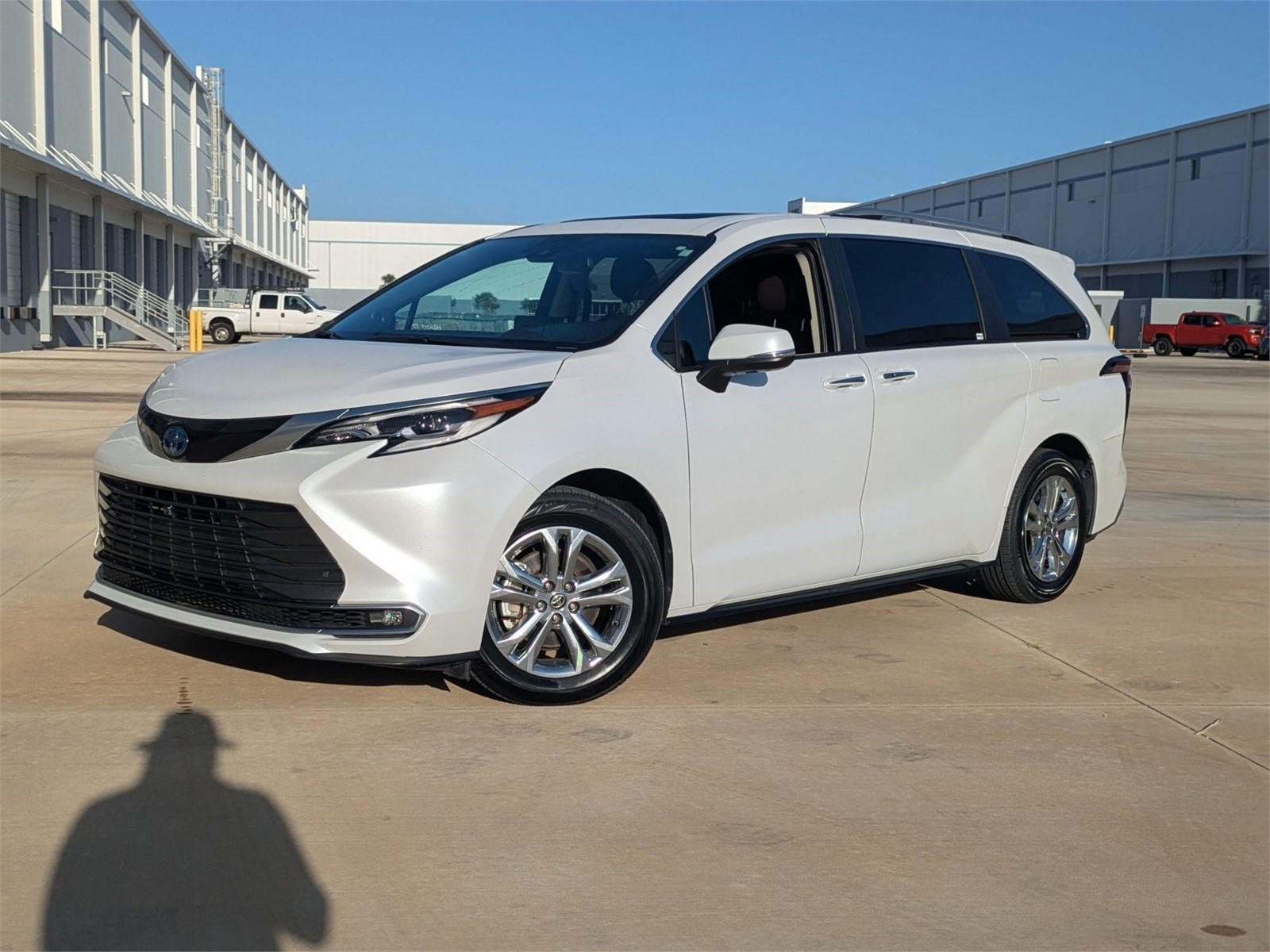 2023 Toyota Sienna Vehicle Photo in Winter Park, FL 32792