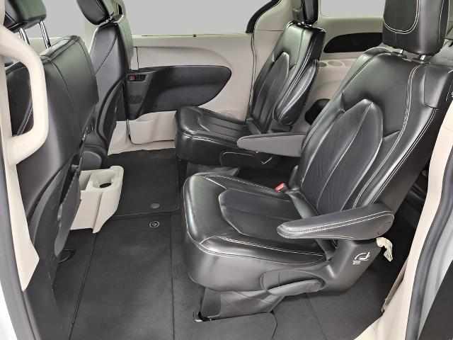 2023 Chrysler Pacifica Vehicle Photo in Green Bay, WI 54304