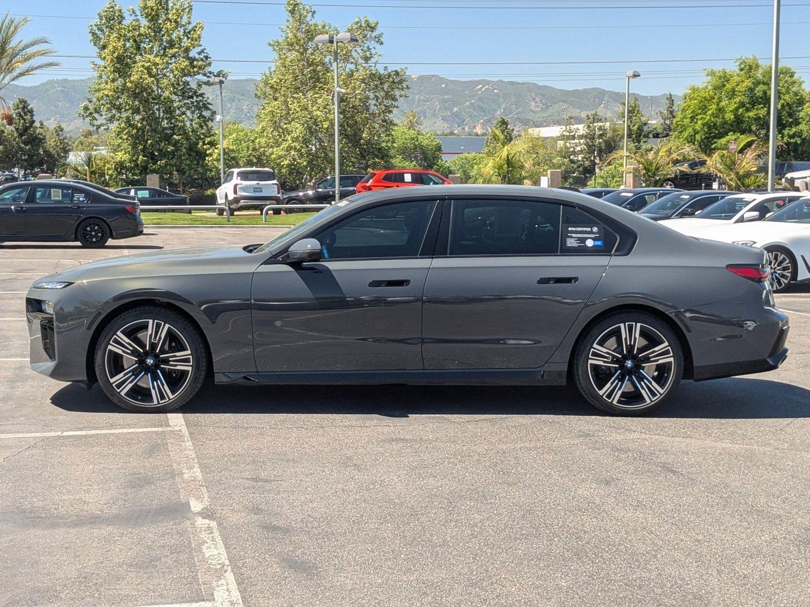 2024 BMW 760i xDrive Vehicle Photo in Valencia, CA 91355