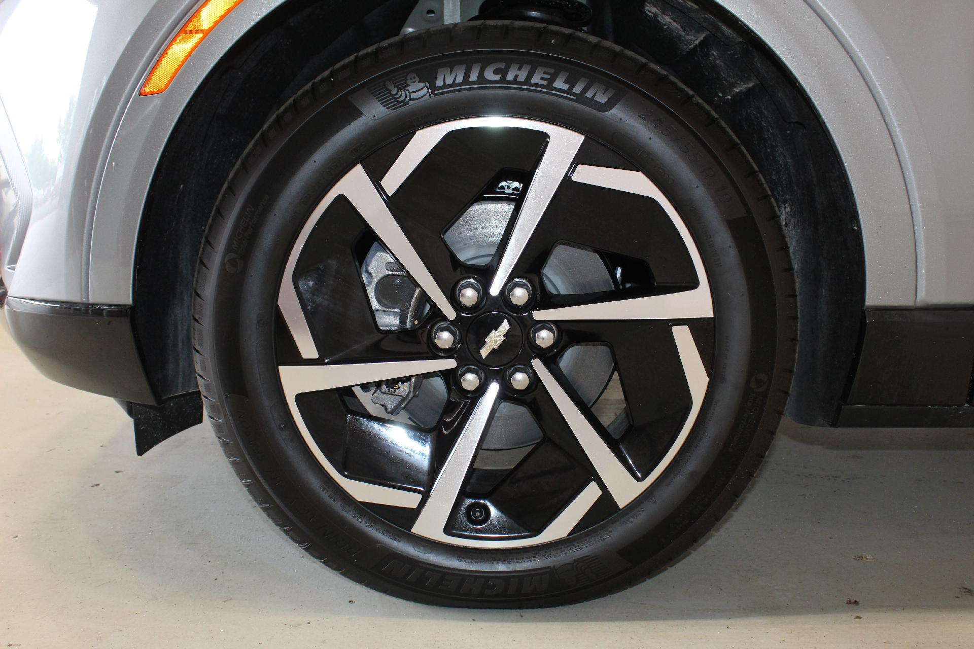 2025 Chevrolet Equinox EV Vehicle Photo in NORTHAMPTON, MA 01060-1120
