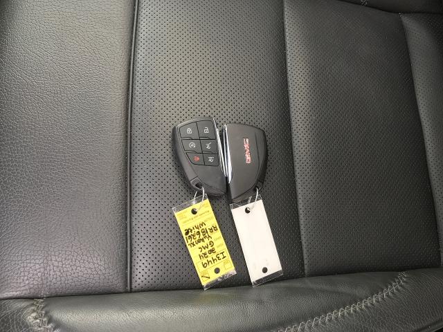 2024 GMC Yukon XL Vehicle Photo in GREEN BAY, WI 54303-3330