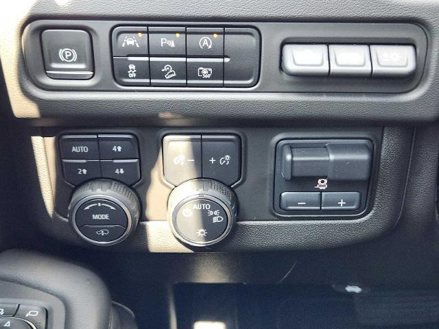 2023 Chevrolet Suburban Vehicle Photo in DENTON, TX 76210-9321