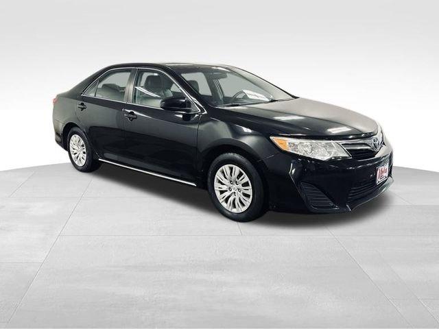 2014 Toyota Camry Vehicle Photo in MEDINA, OH 44256-9631