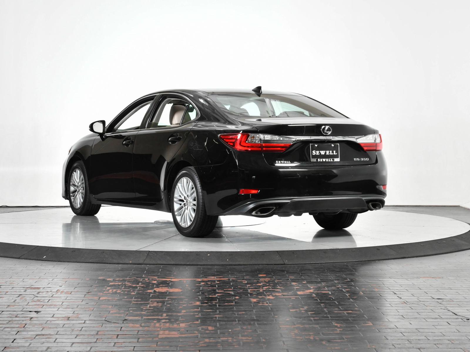 2017 Lexus ES 350 Vehicle Photo in DALLAS, TX 75235