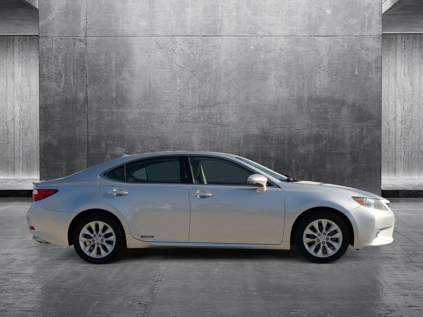 2013 Lexus ES 300h Vehicle Photo in Tustin, CA 92782