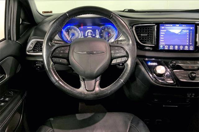 2019 Chrysler Pacifica Vehicle Photo in Lees Summit, MO 64086