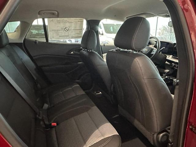 2025 Chevrolet Trax Vehicle Photo in COLUMBIA, MO 65203-3903