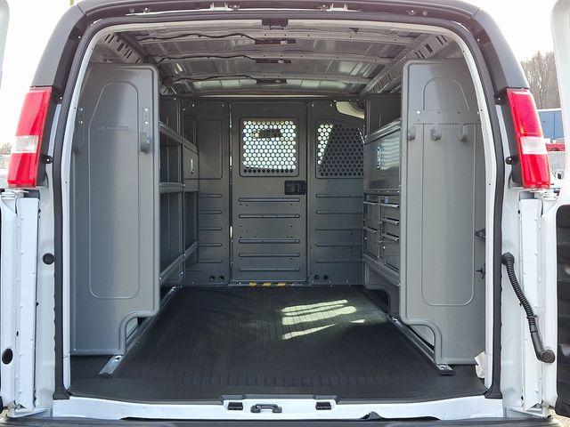 2025 Chevrolet Express Cargo 3500 Vehicle Photo in DANBURY, CT 06810-5034