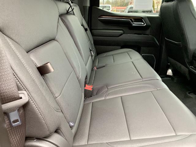 2022 Chevrolet Silverado 1500 Vehicle Photo in MOON TOWNSHIP, PA 15108-2571