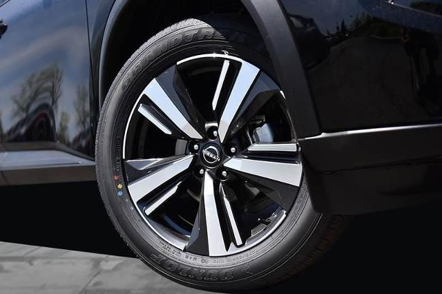2025 Nissan Rogue Vehicle Photo in Ballwin, MO 63011