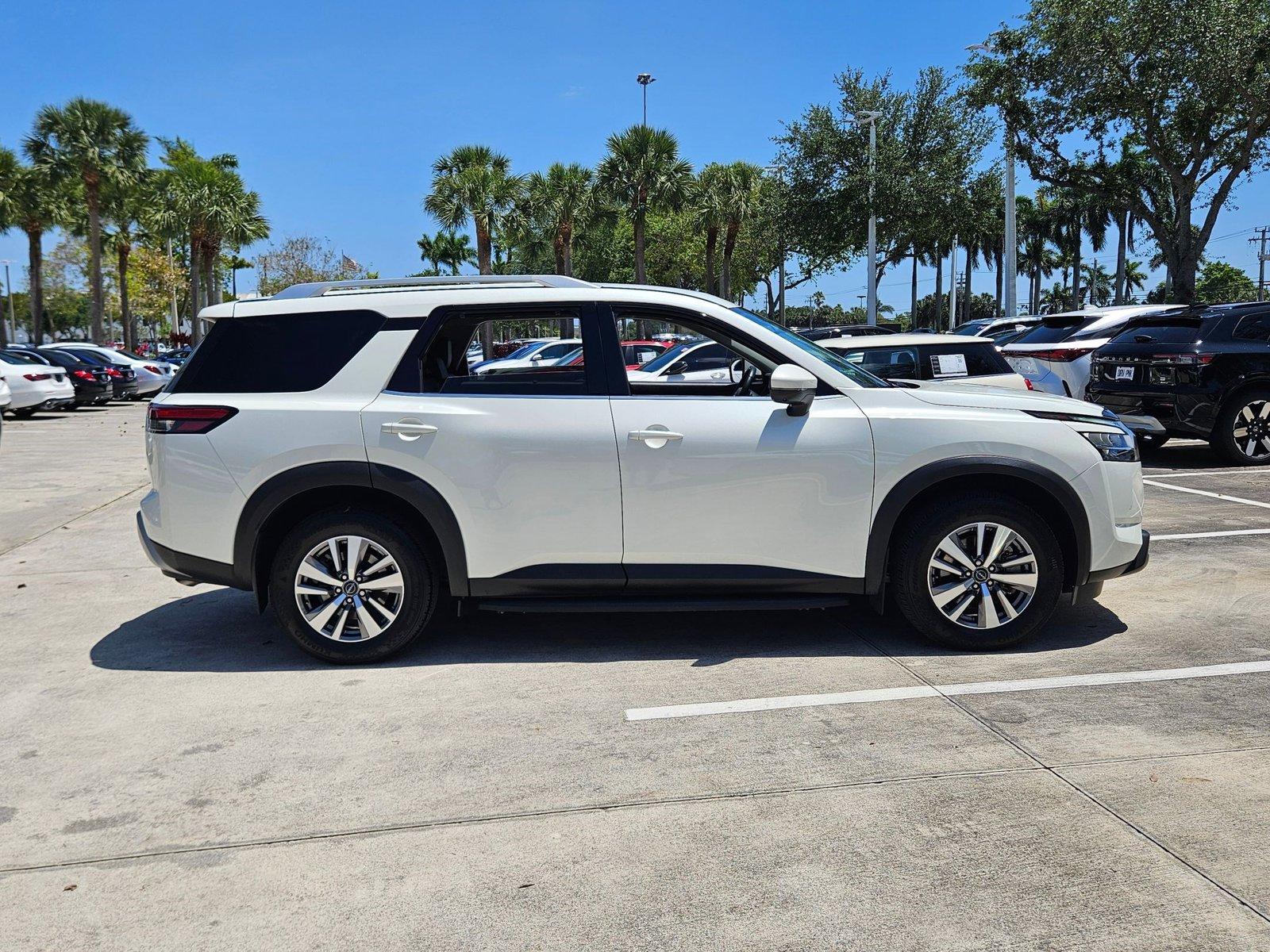 2023 Nissan Pathfinder Vehicle Photo in Pembroke Pines , FL 33027