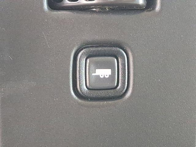 2023 GMC Savana Passenger 3500 Vehicle Photo in DANBURY, CT 06810-5034