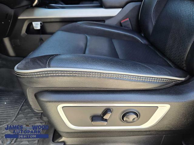 2022 Ram 1500 Vehicle Photo in DENTON, TX 76210-9321