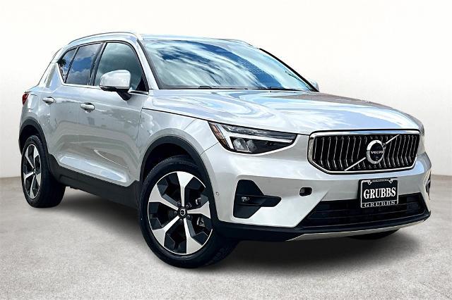 2025 Volvo XC40 Vehicle Photo in Houston, TX 77007