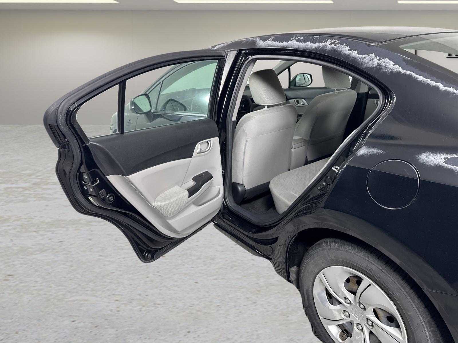 2013 Honda Civic Sdn Vehicle Photo in GEORGETOWN, TX 78626-7508