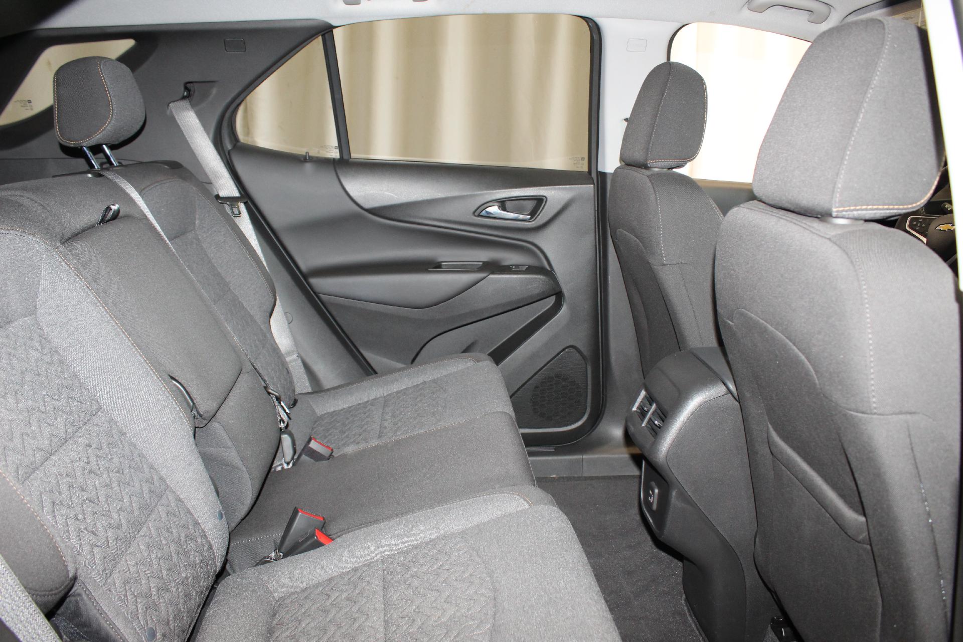 2022 Chevrolet Equinox Vehicle Photo in NORTHAMPTON, MA 01060-1120