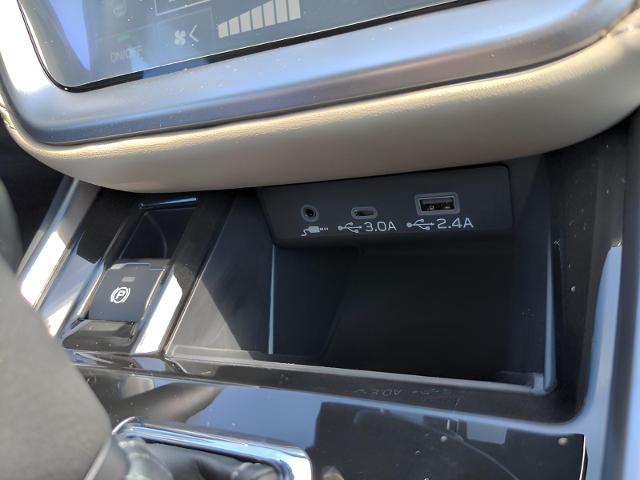 2025 Subaru Outback Vehicle Photo in Green Bay, WI 54304