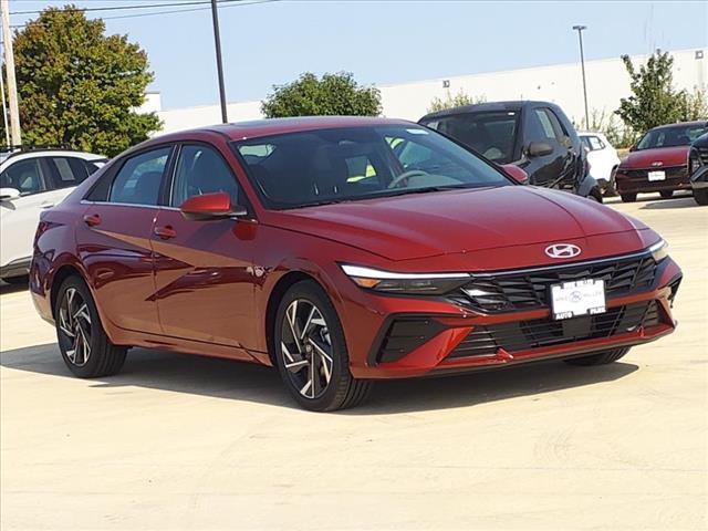 2024 Hyundai ELANTRA Vehicle Photo in Peoria, IL 61615