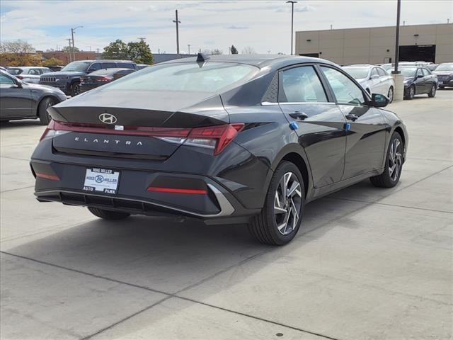 2025 Hyundai ELANTRA Vehicle Photo in Peoria, IL 61615