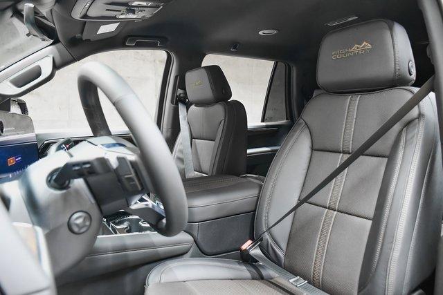 2025 Chevrolet Tahoe Vehicle Photo in EVERETT, WA 98203-5662