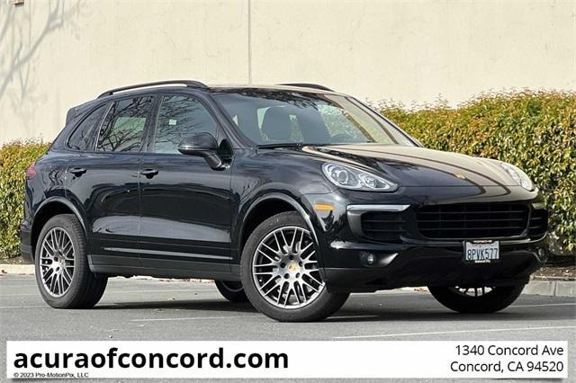 Porsche Cayenne's photo