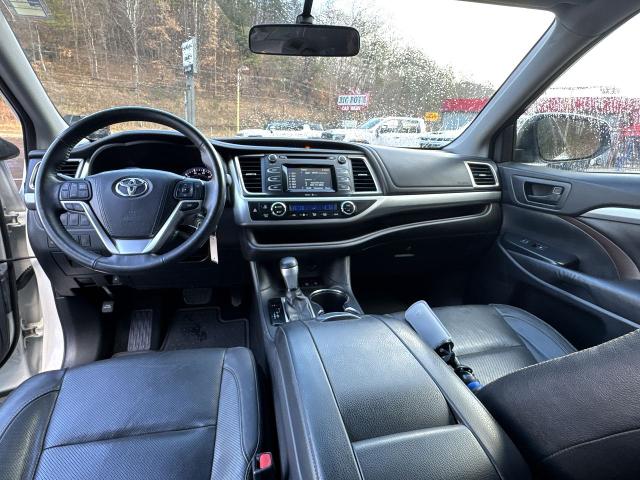 2015 Toyota Highlander Vehicle Photo in MARION, NC 28752-6372