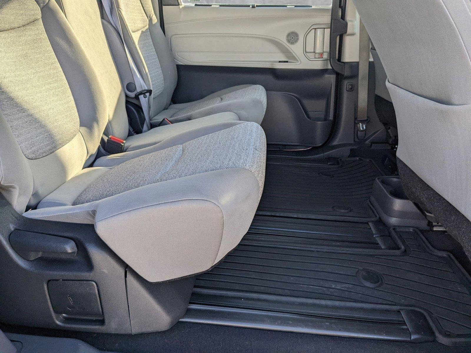 2022 Toyota Sienna Vehicle Photo in Davie, FL 33331