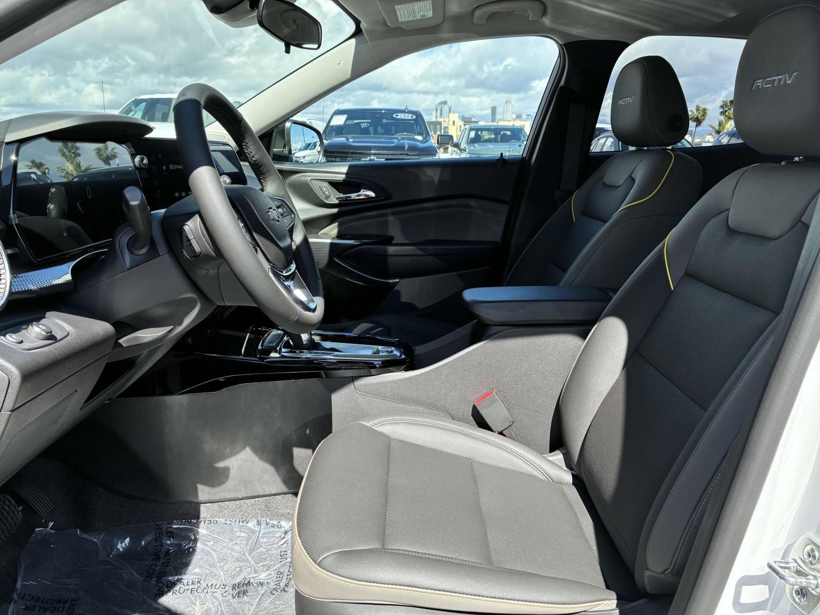 2025 Chevrolet Trax Vehicle Photo in LOS ANGELES, CA 90007-3794