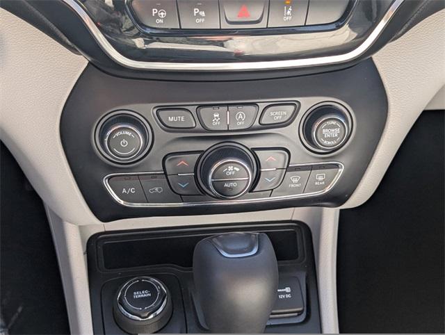 2021 Jeep Cherokee Vehicle Photo in AURORA, CO 80012-4011