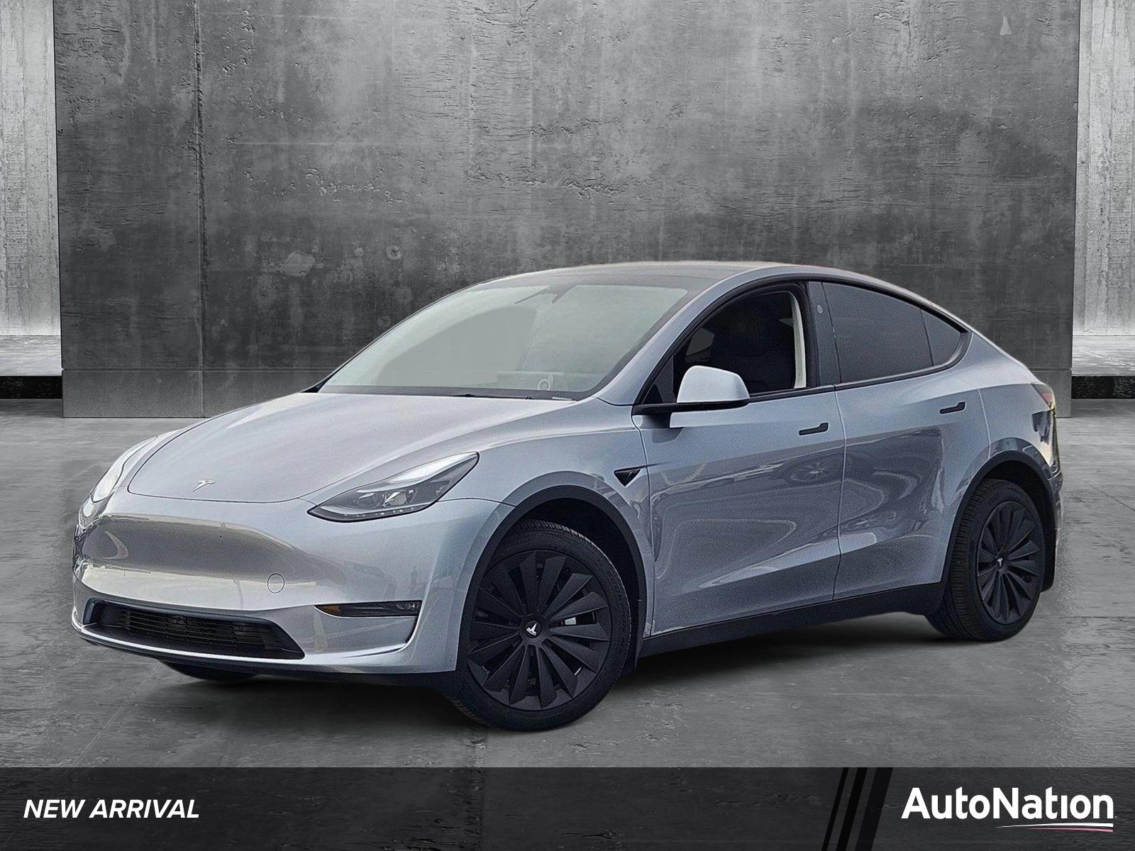 2024 Tesla Model Y Vehicle Photo in Fort Lauderdale, FL 33316