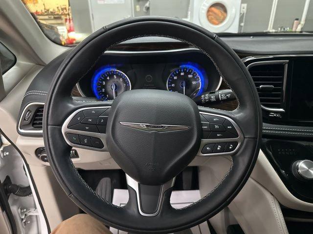 2022 Chrysler Pacifica Vehicle Photo in MEDINA, OH 44256-9631