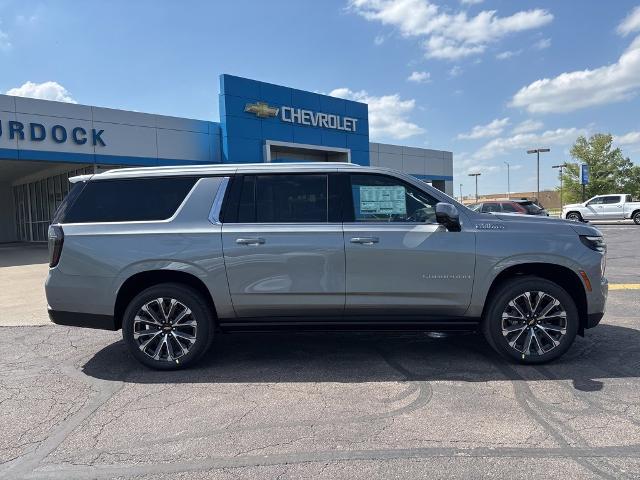 2025 Chevrolet Suburban Vehicle Photo in MANHATTAN, KS 66502-5036