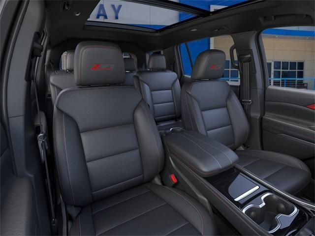 2025 Chevrolet Traverse Vehicle Photo in ENGLEWOOD, CO 80113-6708