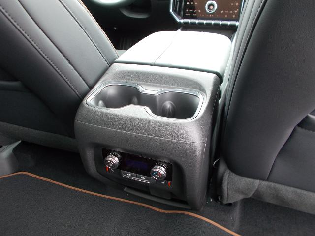 2025 GMC Acadia Vehicle Photo in LOWELL, MA 01852-4336